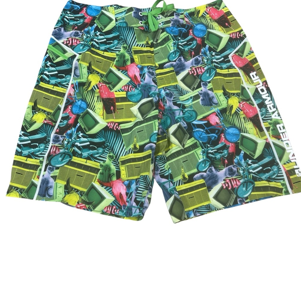 Under Armour HeatGear Men’s Size 34 Loose Fit Abstract Graphic board Shorts wild